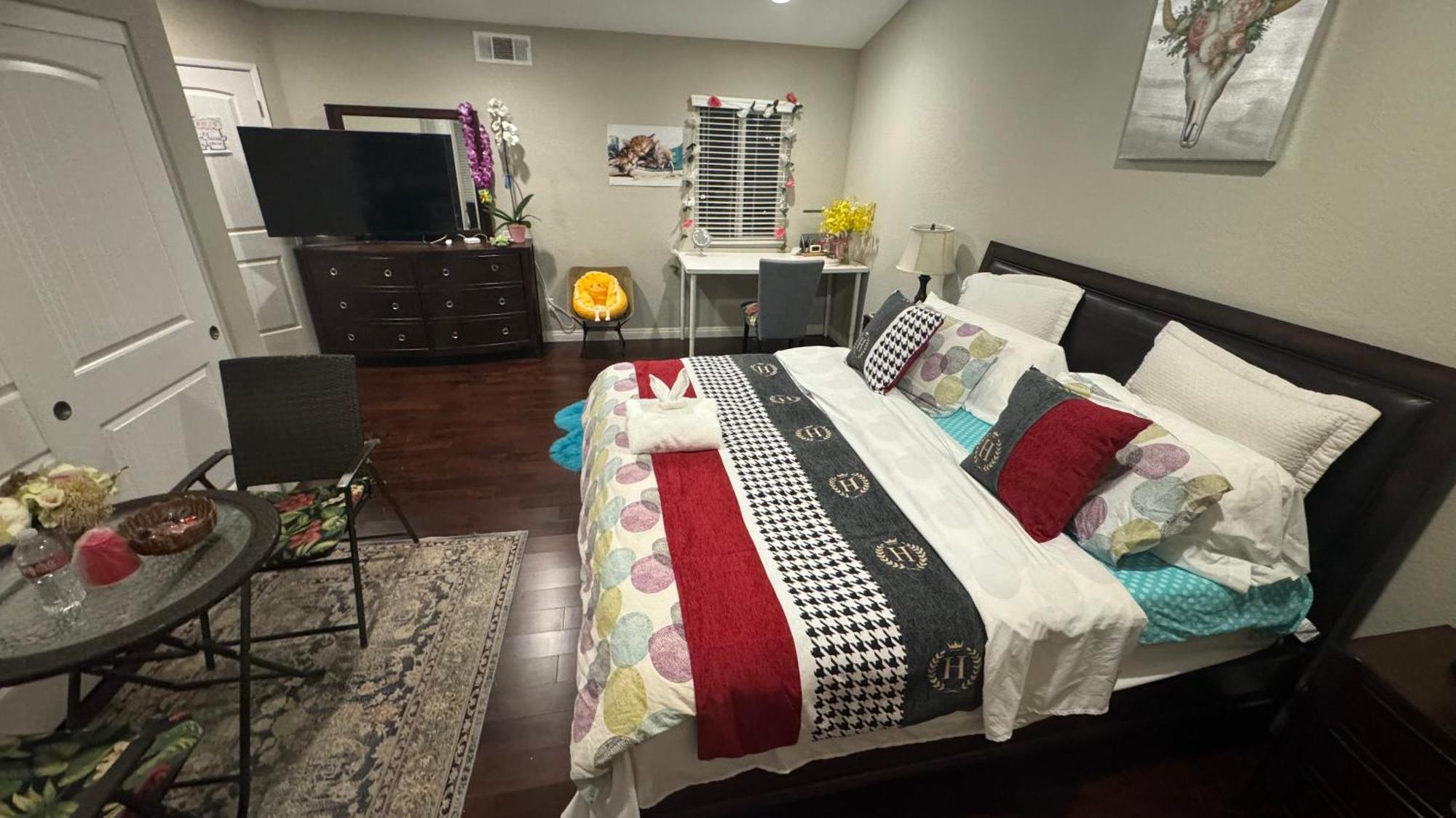 King Bed Big Room Chino Hills Kültér fotó